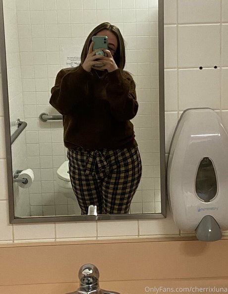 cherrixluna pornstar pictures