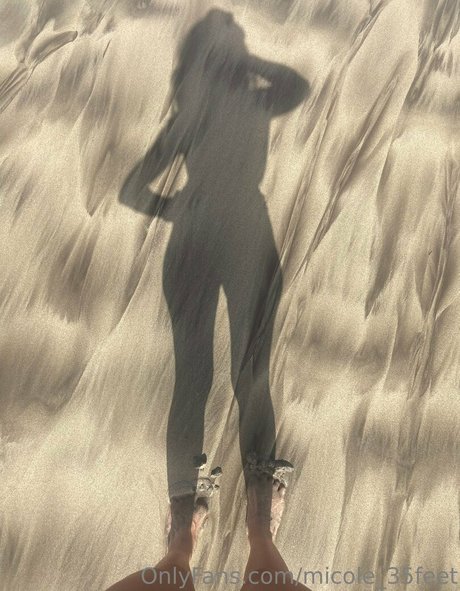 micole 35feet pornographic actress pictures