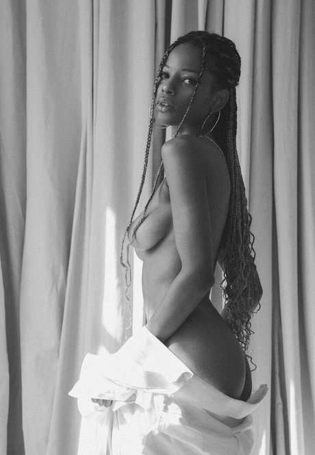 Luci Lane star nudes pics