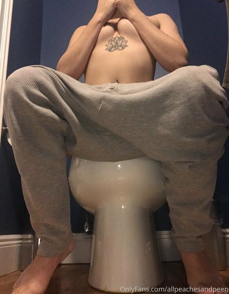 peachcreamzzz nude model image