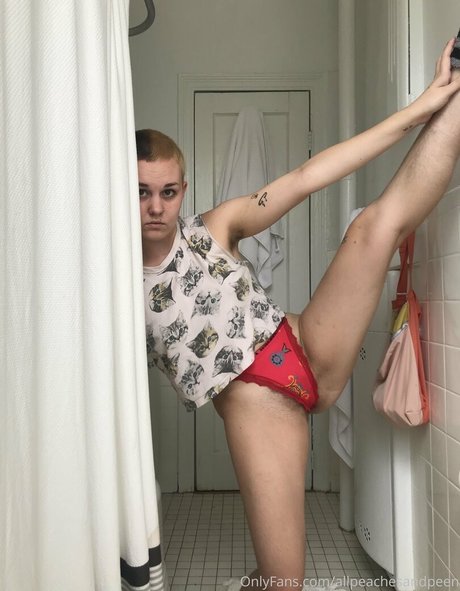 peachcreamzzz free model galleries