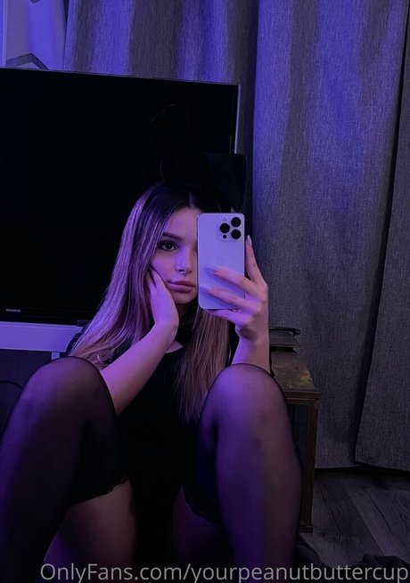 yourpeanutbuttercup nude star photo
