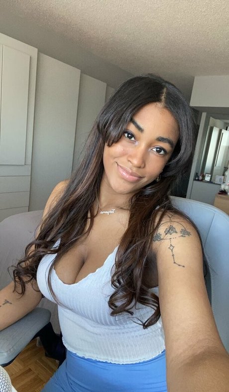 TatyMx star erotic photos