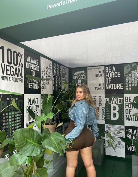 bootybyshel2 star top img