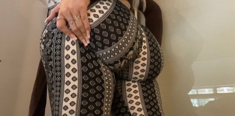 bootybyshel2 star hot images