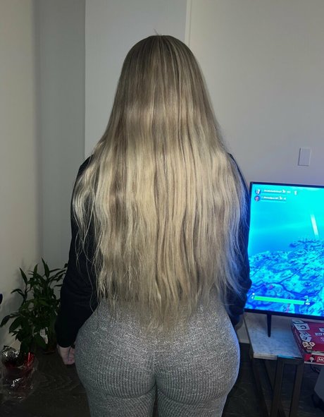 bootybyshel2 hot pornstar pic