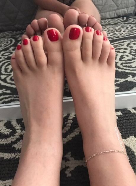 serenasoles99 nude model archive