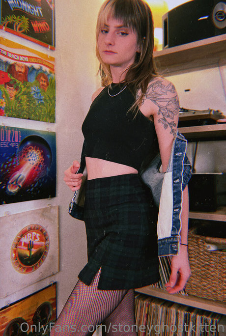 stoneyghostkitten nudes model img