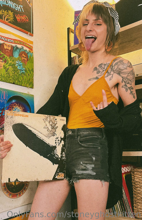 stoneyghostkitten pornstar pretty photos