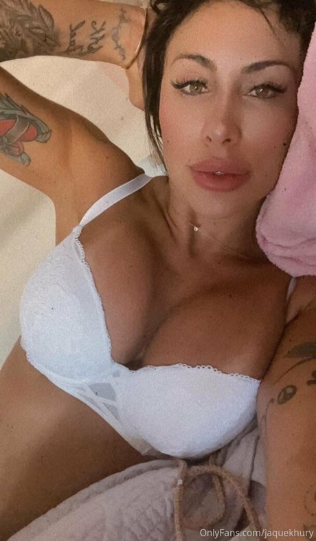 Jaque Khury star top pic