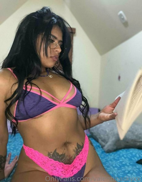 valentinaskyxx naked star images