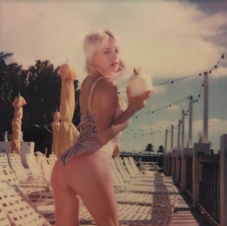 carolinevreeland high quality model galleries