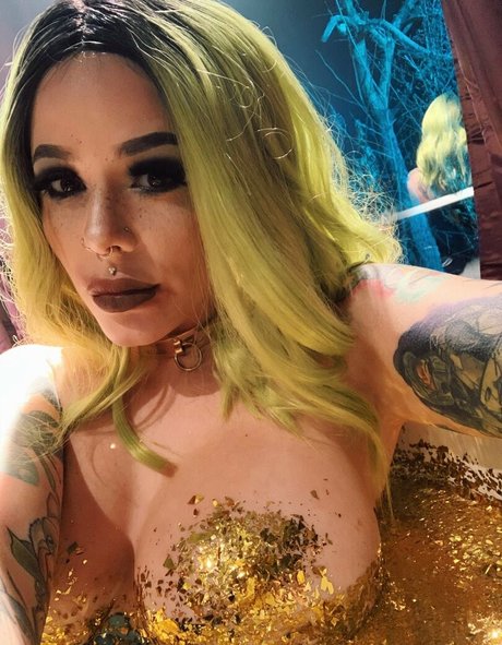 ihatelaiika model xxx photo