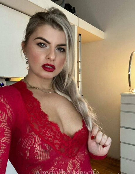 queen of drgns star exclusive archive