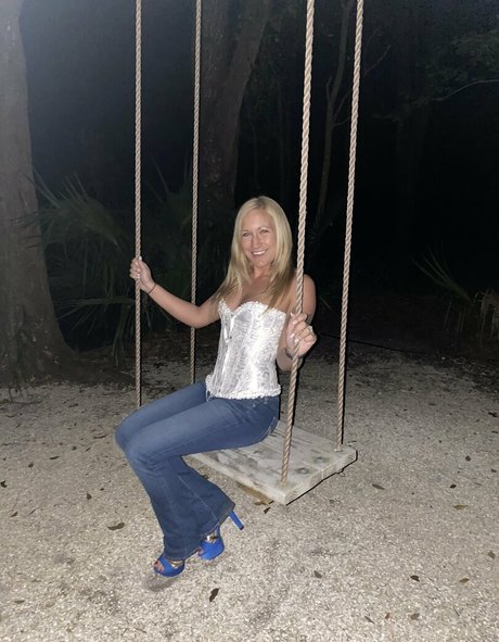 wickedolivia model beautiful pic