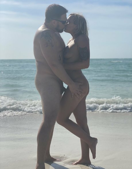 wickedolivia model xxx image