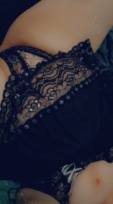 thescarlettfawx star pretty pics