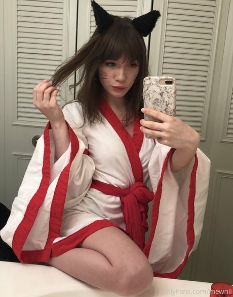 Mewnii hot model galleries