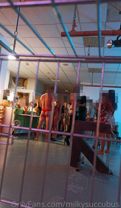 nia fox model art picture