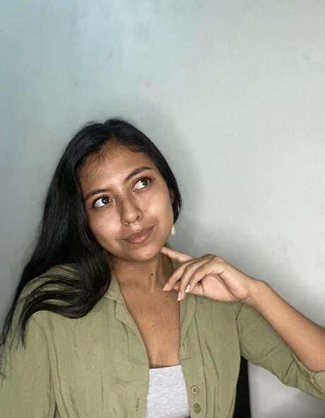 lis 07 art model photo