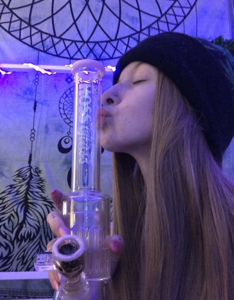 sadlittlesun pornstar naked photo