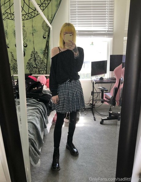 sadlittlesun xxx actress galleries