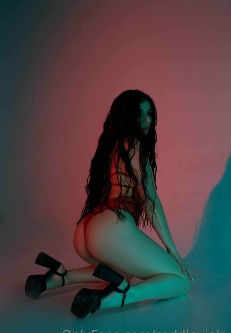 saddleviola adult model pictures