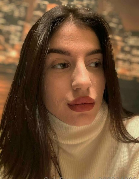 saddleviola model nude archive