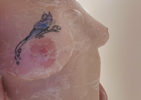 lickmefrosty star nude images