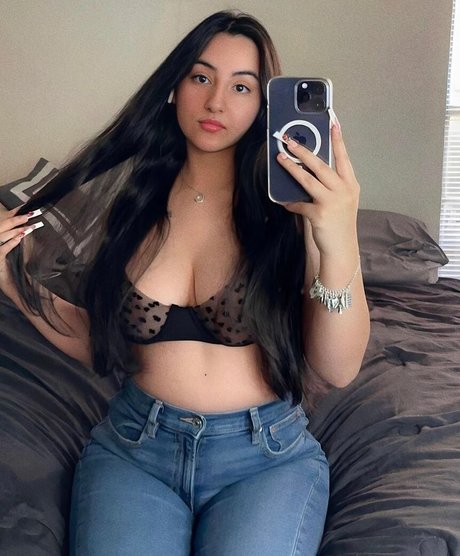 Anneiise free model picture