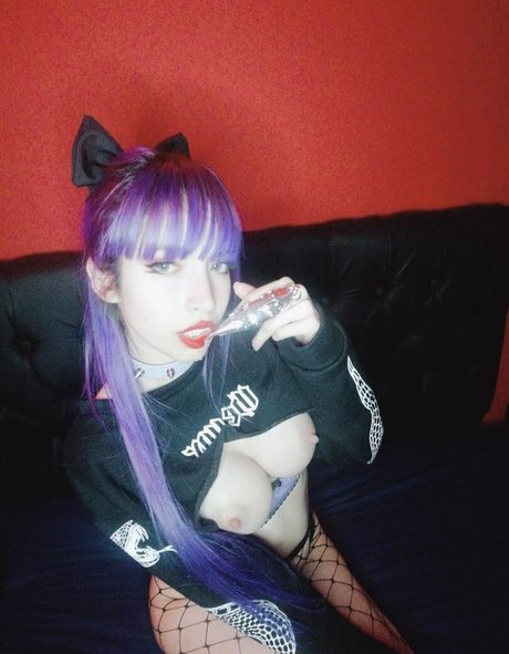 naisulol naked model images