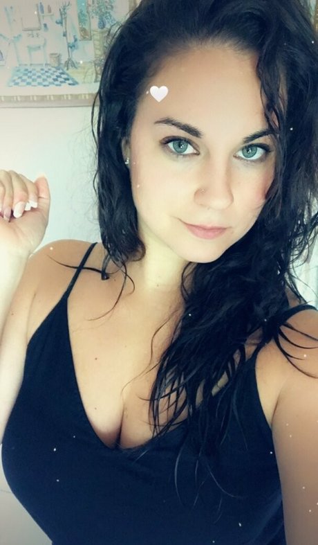 toridanyels beautiful actress pictures