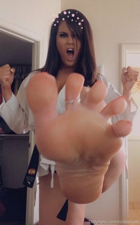 toridanyels naked actress image