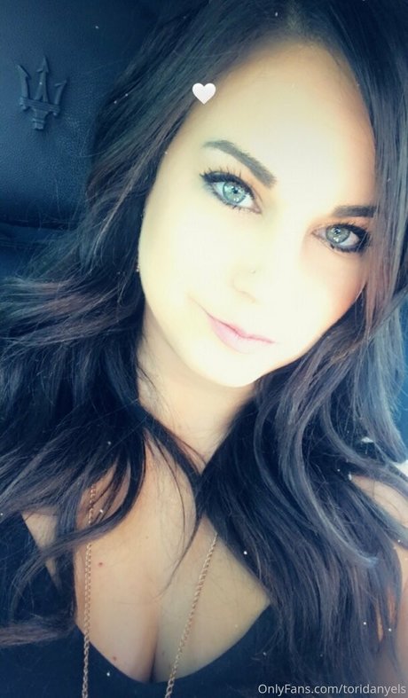 toridanyels nudes model pic