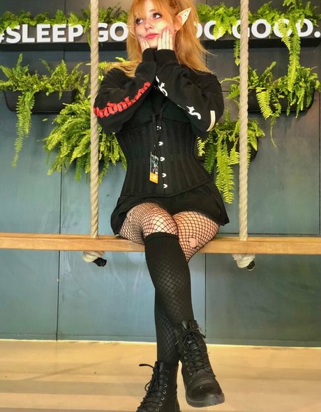 Dampptowel model art gallery