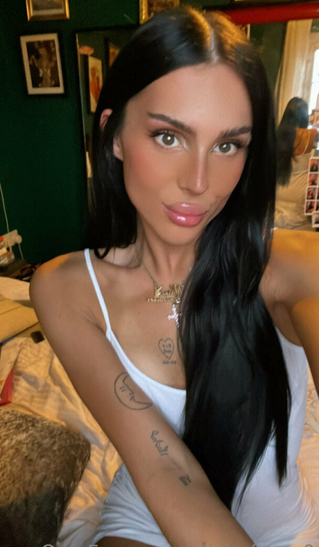 alicia freee0 hot star images