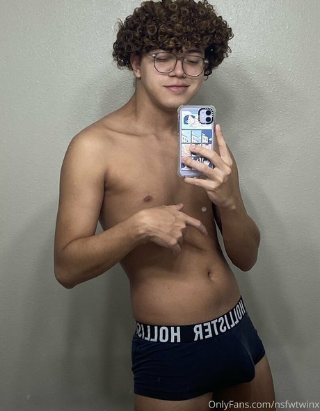 nsfwtwinx model xxx photo