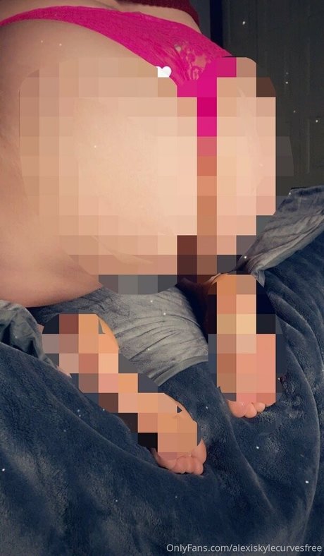 alexiskylecurvesfree naked star picture