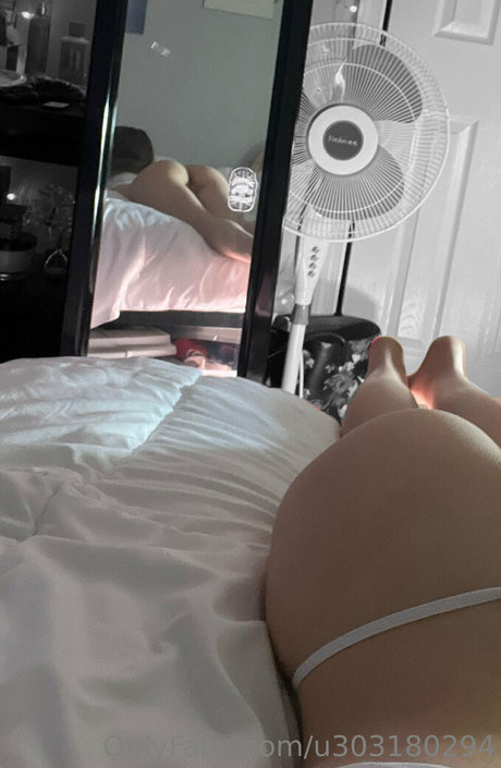 Dumbuni pornographic actress photo