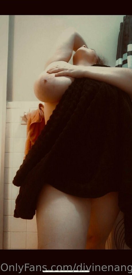 divinenangel28 pornographic model archive