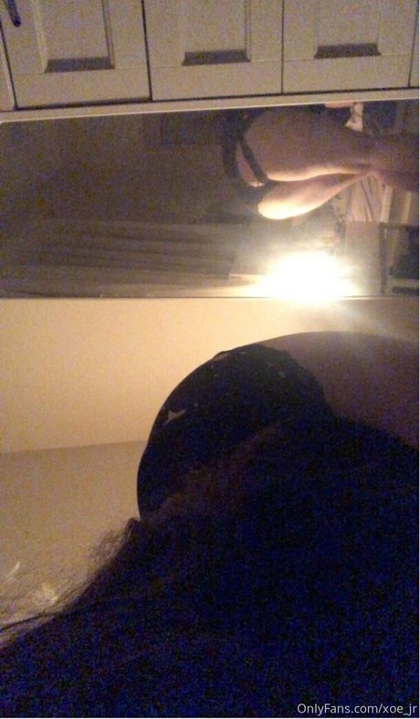 xoe jr naked star image