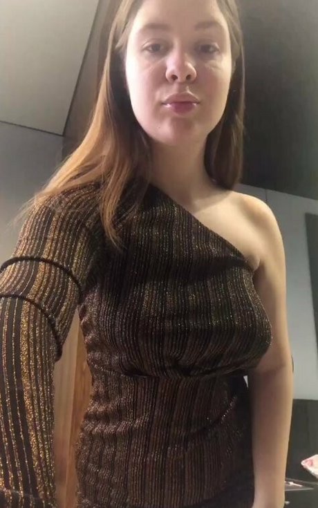 margaritatulip exclusive model image