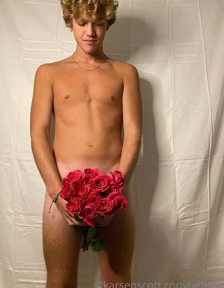 karsen scott free model photo