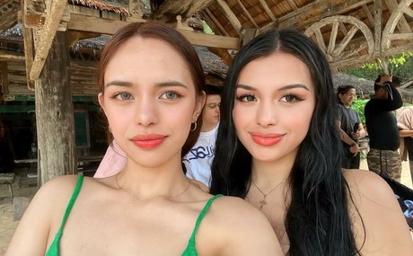 Escosis Sisters free pornstar images