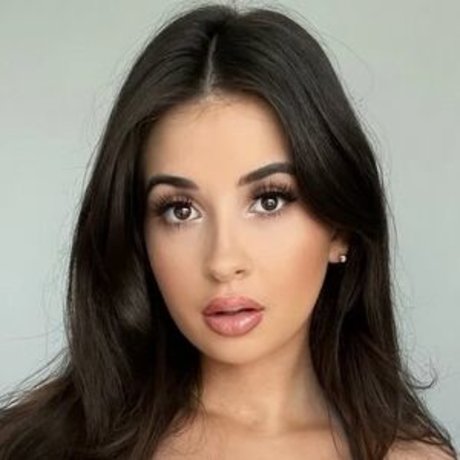 Autumn Carli model free photo