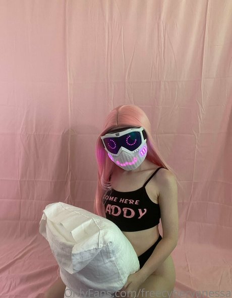 freecybervanessa hot star pics