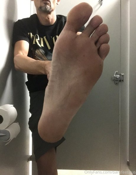 barefeeticus naked actress pics