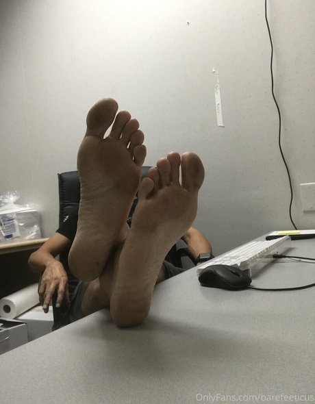 barefeeticus erotic model img
