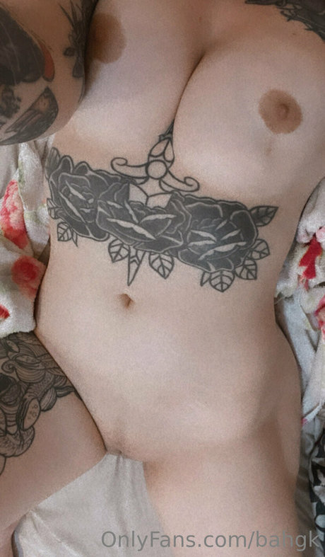 bahgk star naked gallery