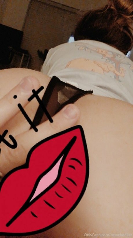rosycheekzz nude model photo